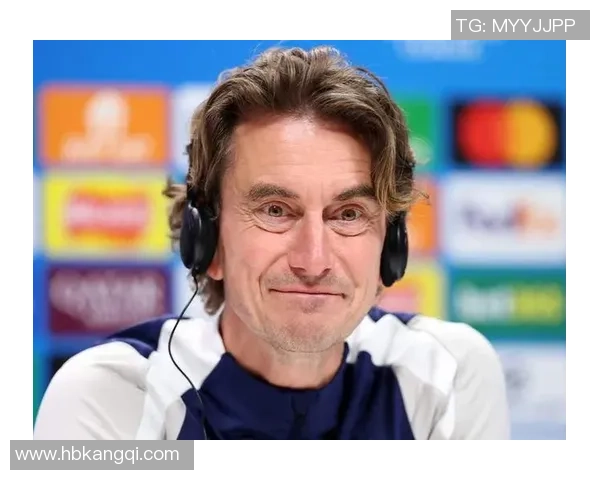 揭秘足球明星夜猫的真实身份与背后故事